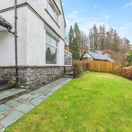 Corner - Lp2 * Troutbeck Bridge