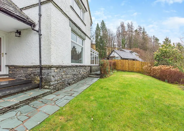 Corner - Lp2 * Troutbeck Bridge